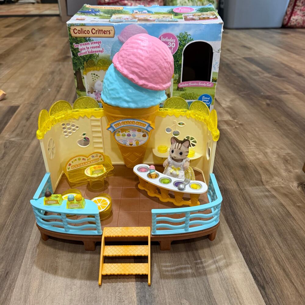 Calico Critters Seaside Ice Cream Shop Playset With Box Striped Cat